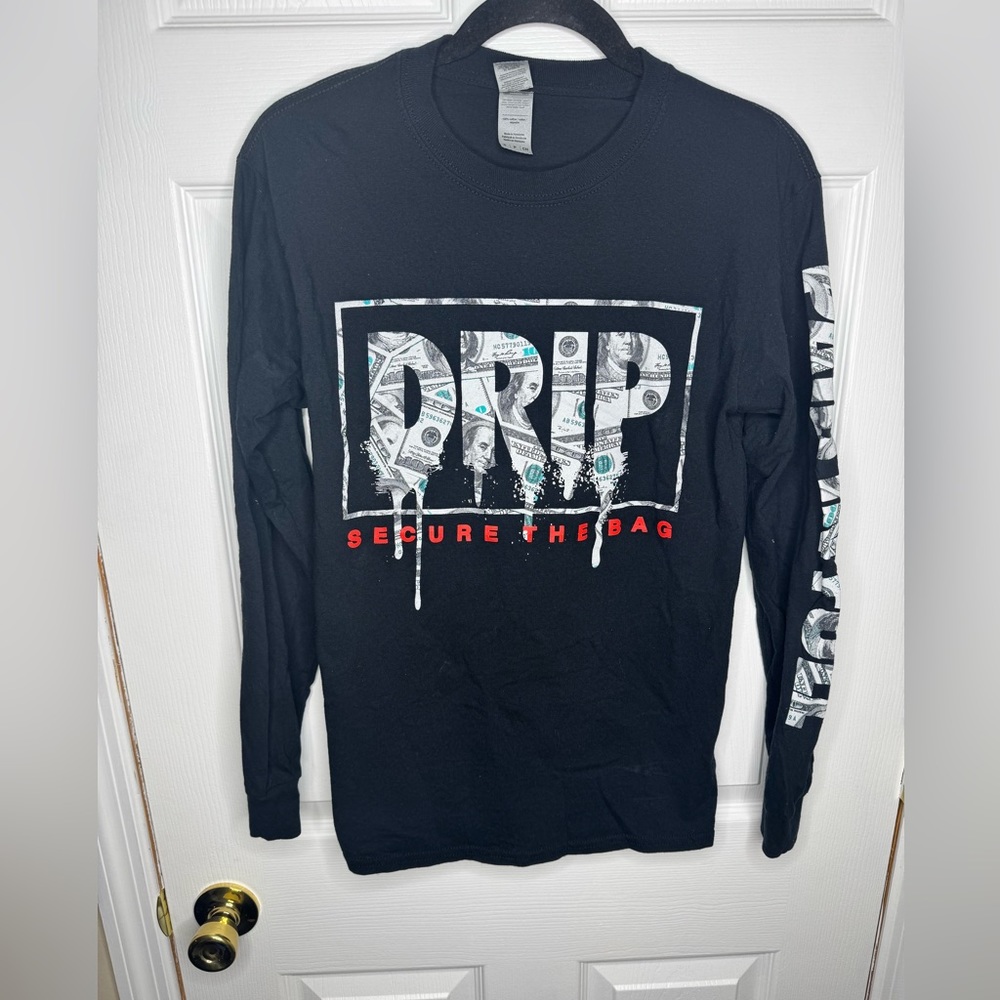 Rue21 long sleeve Drip shirt